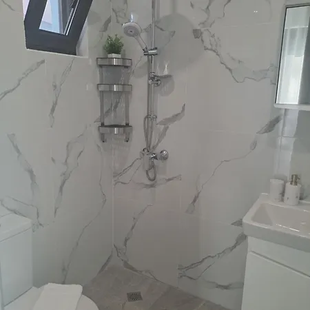 Apartman Asprolux студио 1 Aszproválta